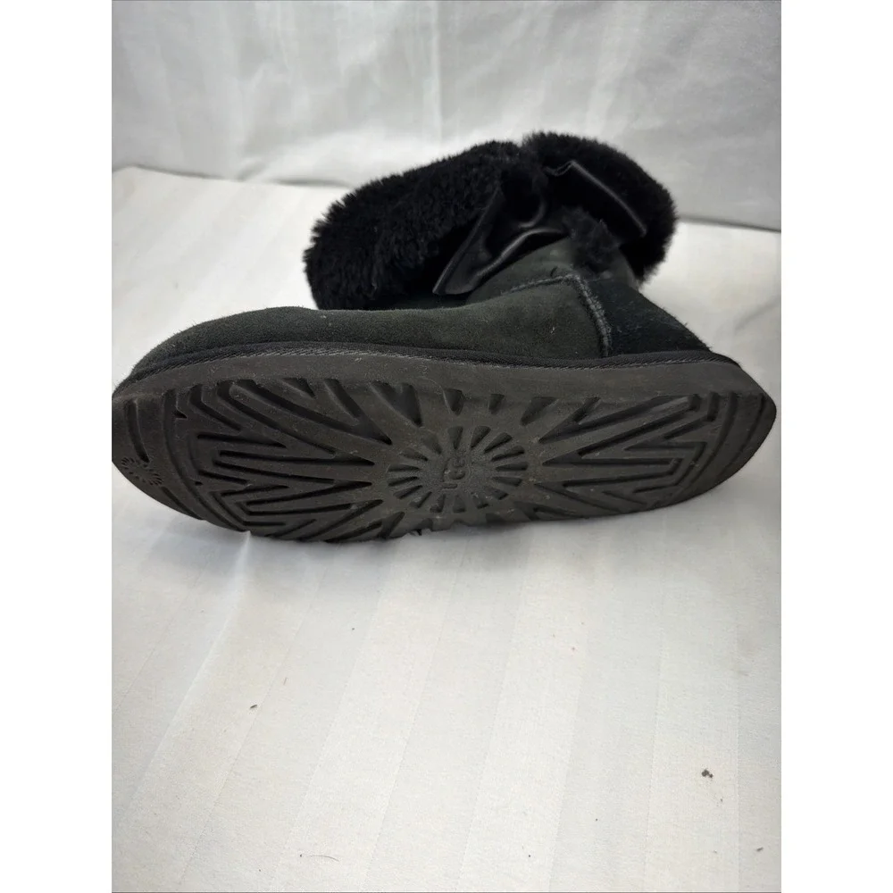 UGG Australia Black Suede Sheepskin Fur Fold‎ Over Boots Womens Size 9